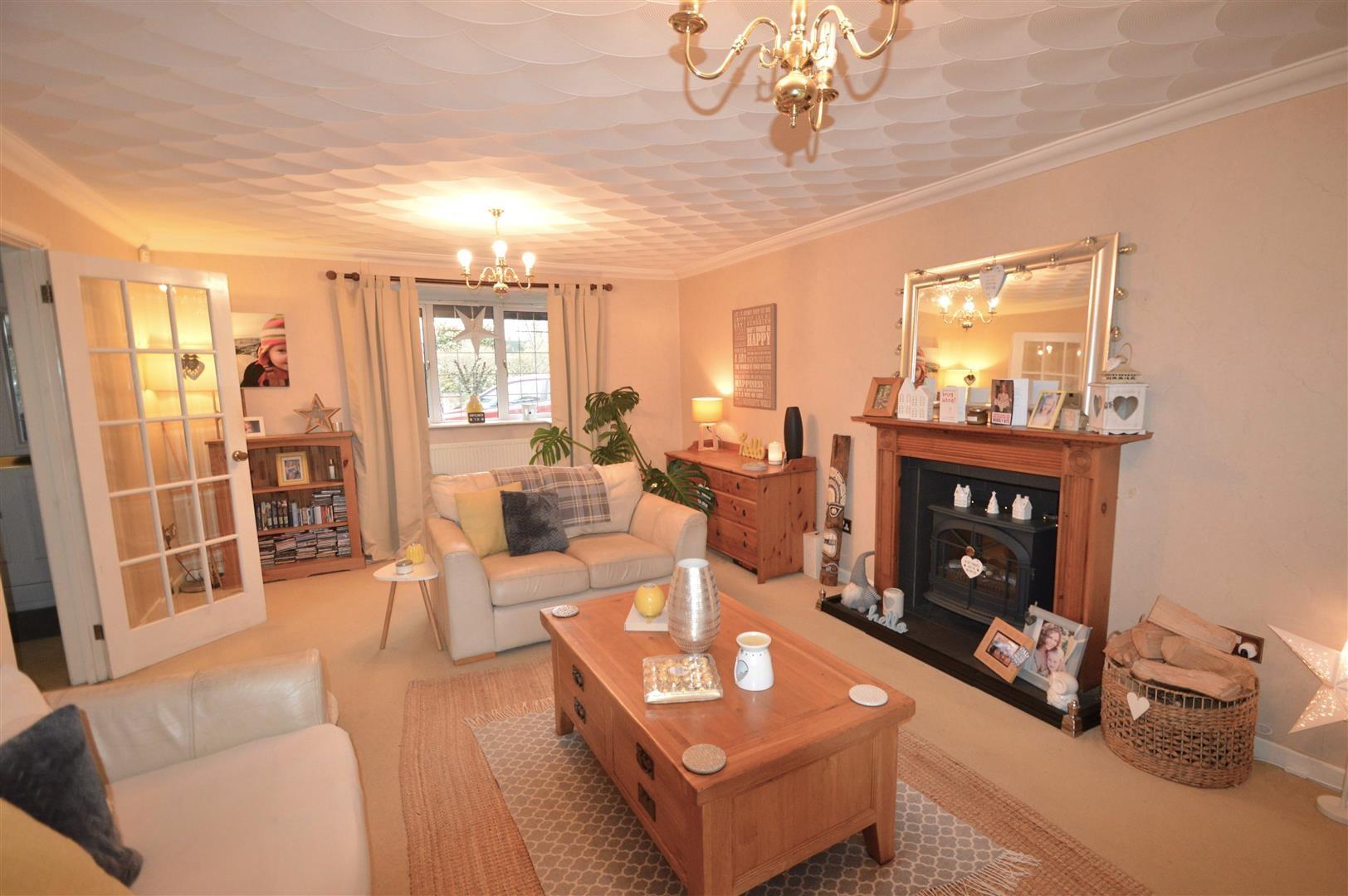 14 Great House Meadow, Llantwit Major, Vale Of Glamorgan CF61 1SU